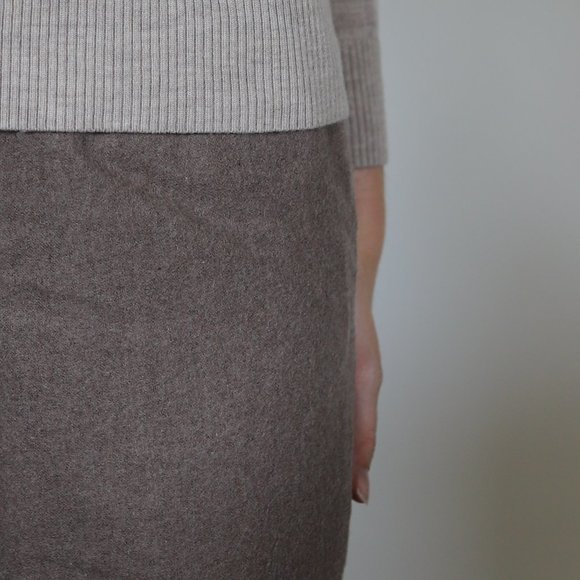 Light brown work slacks with pockets - Picture 5 of 5